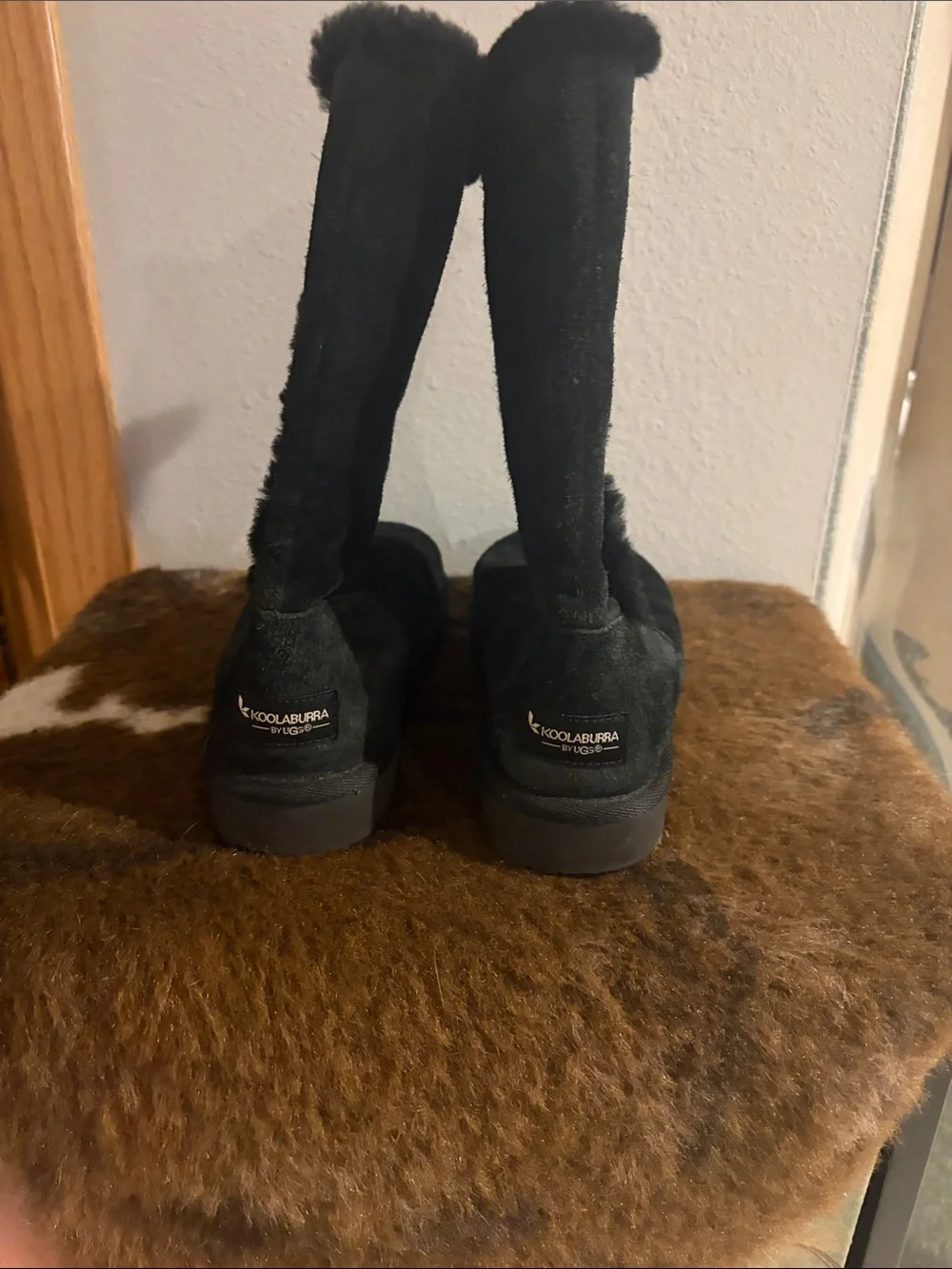 Women's Black Button-Accent kookaburra by UGG